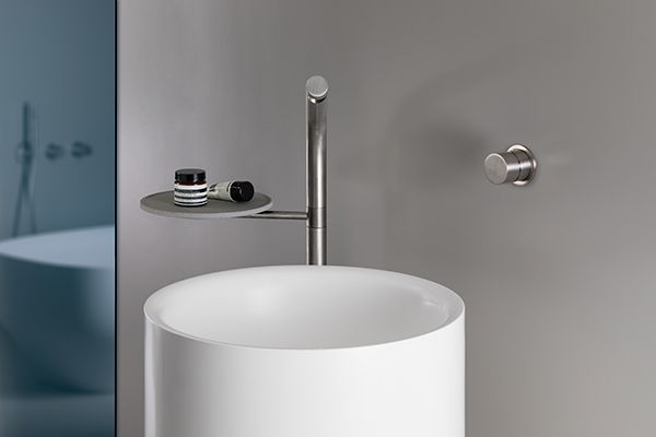 SX series: new sinuous shapes for the Inox line